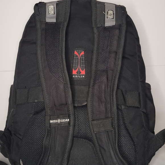 Swiss Gear Airflow Black Laptop Tablet Backpack Black - Picture 7 of 8